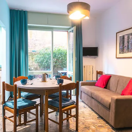 Con Giardino Vicino Al Golf & Tennis